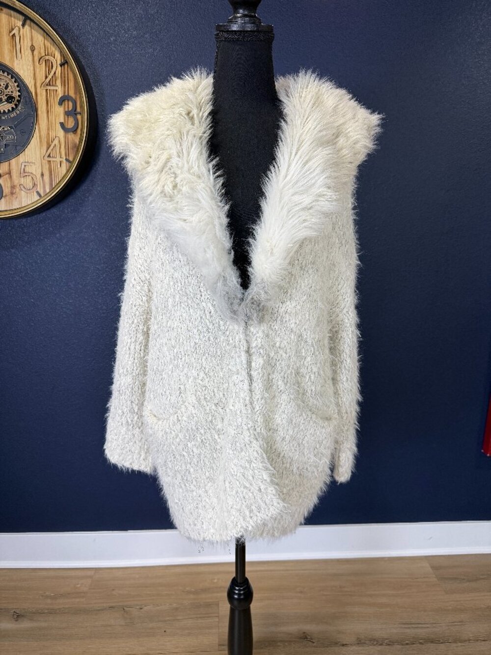 Sleeping on Snow Anthropologie White Silver Knit Faux Fur Collar Cardigan | S